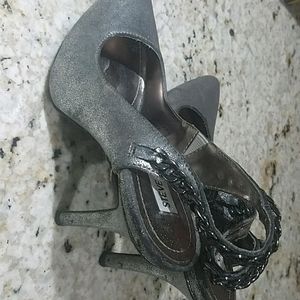 Steve Madden size 7 heels 4"